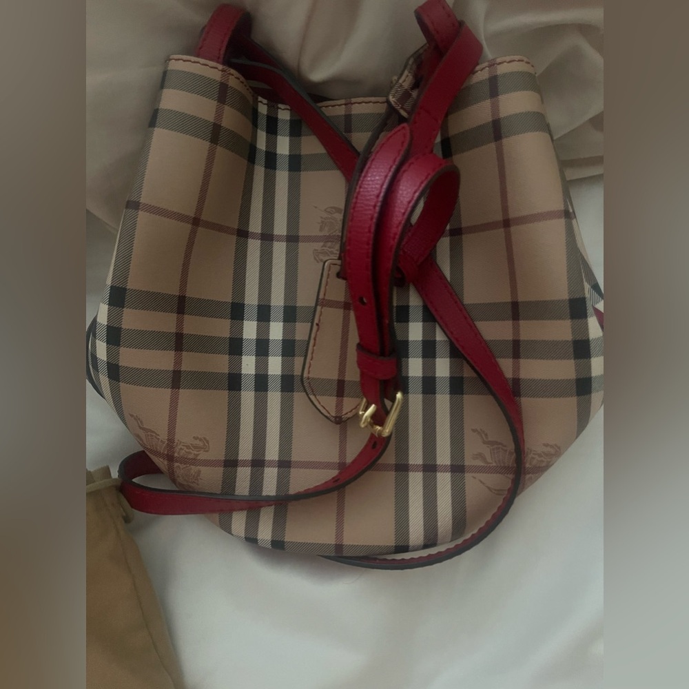 Burberry bucket bag